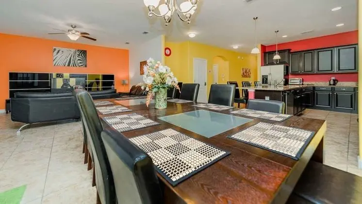 Family Villa, Bahçeli
