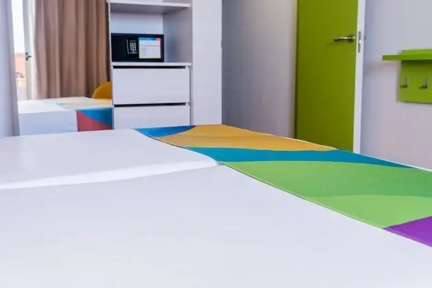 Superior Tek Kişilik Oda, Havuz Manzaralı