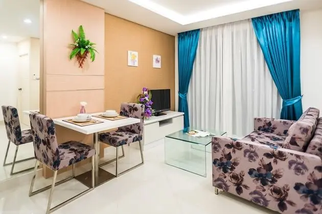 1 Bedroom Condo