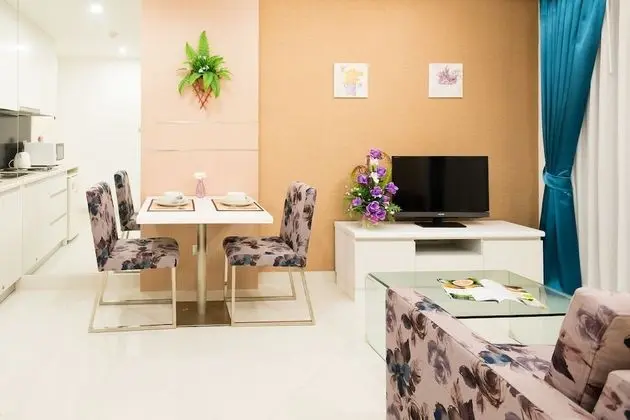 1 Bedroom Condo