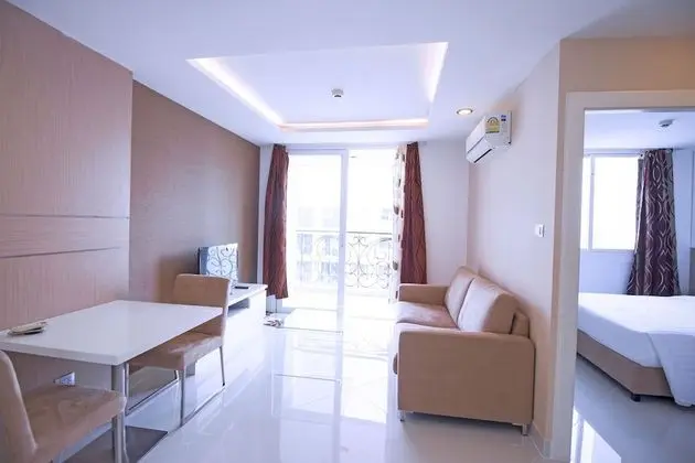 One Bedroom Apartment