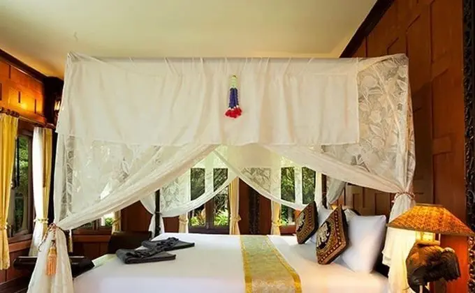 Thai House Bungalow (Beach Front)