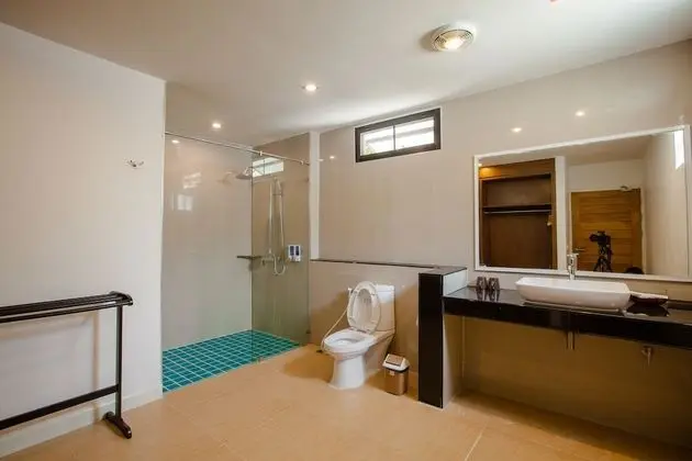 Beachfront Villa Indoor Shower