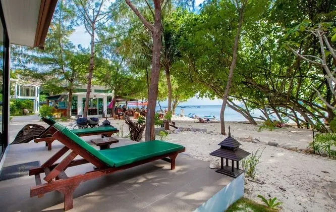 Beachfront Villa Outdoor Shower