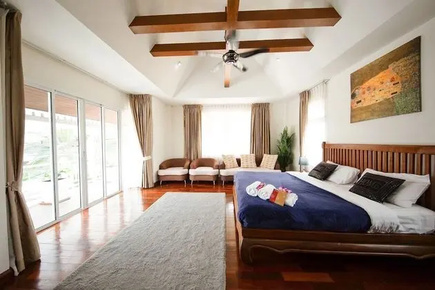 Family Villa, 6 Yatak Odası, Kişiye Özel Havuzlu, Havuz Manzaralı