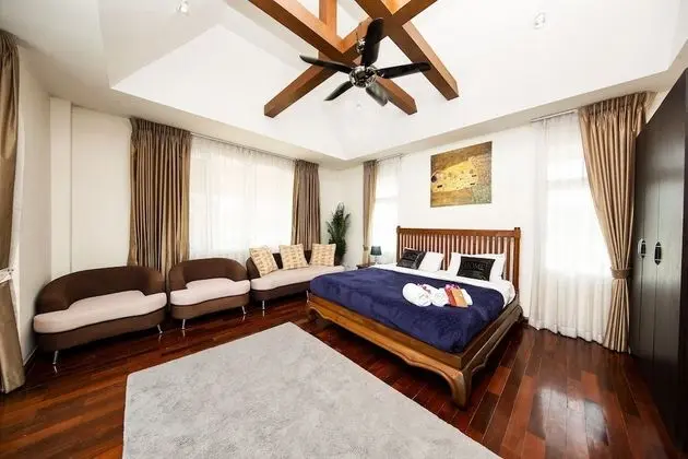 Family Villa, 6 Yatak Odası, Kişiye Özel Havuzlu, Havuz Manzaralı