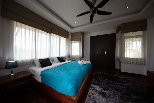 Family Villa, 6 Yatak Odası, Kişiye Özel Havuzlu, Havuz Manzaralı