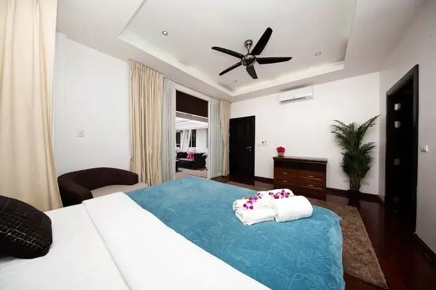Family Villa, 6 Yatak Odası, Kişiye Özel Havuzlu, Havuz Manzaralı