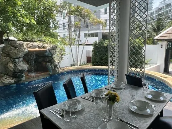 Family Villa, 6 Yatak Odası, Kişiye Özel Havuzlu, Havuz Manzaralı
