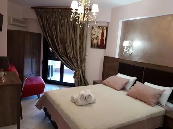 Stüdyo, Bahçe Manzaralı