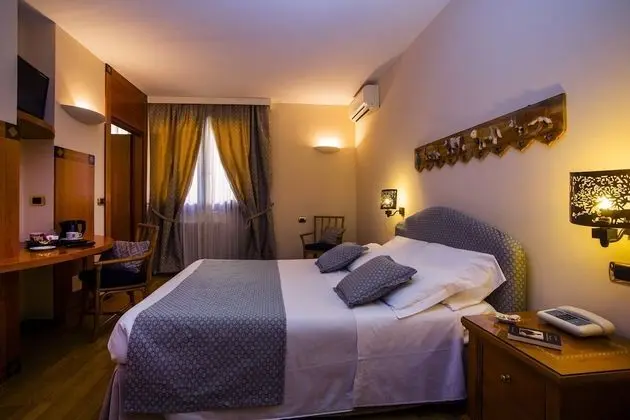 Standard Tek Büyük veya İki Ayrı Yataklı Oda