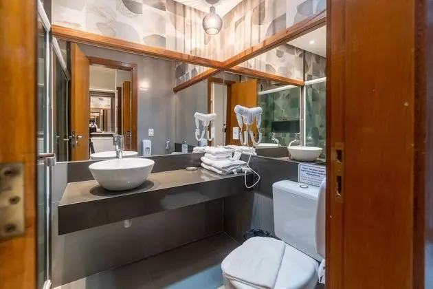 Superior Tek Büyük veya İki Ayrı Yataklı Oda, Havuz Manzaralı