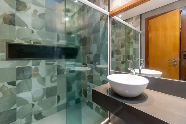 Superior Tek Büyük veya İki Ayrı Yataklı Oda, Havuz Manzaralı