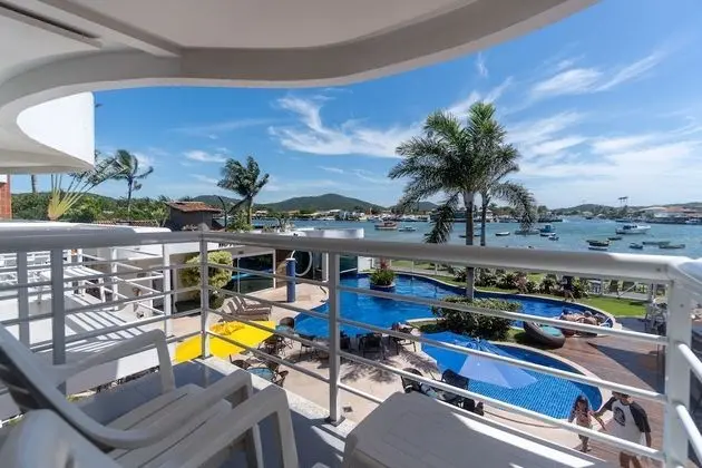 Superior Tek Büyük veya İki Ayrı Yataklı Oda, Havuz Manzaralı