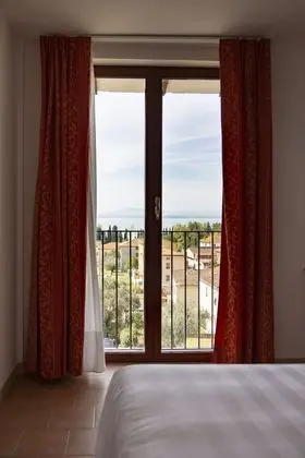 Tek Büyük veya İki Ayrı Yataklı Oda, Bahçe Manzaralı