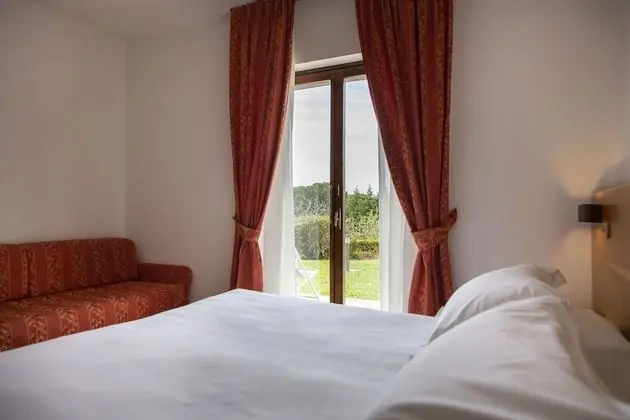 Üç Kişilik Oda, Bahçe Manzaralı