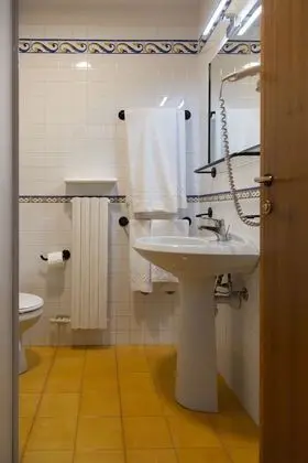 Üç Kişilik Oda, Bahçe Manzaralı