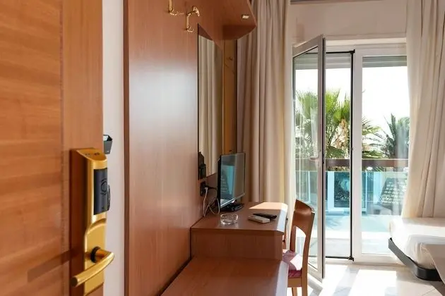 Classic Üç Kişilik Oda, Birden Çok Yatak, Sigara İçilmez