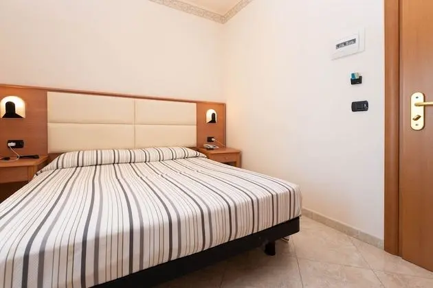 Tek Büyük Yataklı Oda, 1 Büyük (Queen) Boy Yatak, Sigara İçilmez