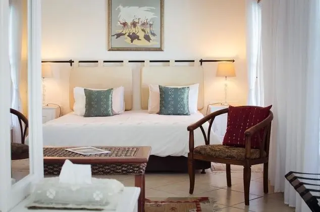 Deluxe Tek Büyük veya İki Ayrı Yataklı Oda, 1 Çift Kişilik veya 2 Tek Kişilik Yatak, Havuz Manzaralı