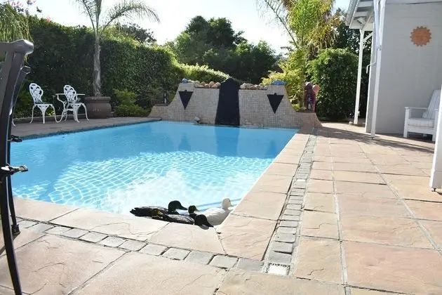 Deluxe Tek Büyük veya İki Ayrı Yataklı Oda, 1 Çift Kişilik veya 2 Tek Kişilik Yatak, Havuz Manzaralı