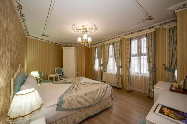 Deluxe Tek Büyük Yataklı Oda