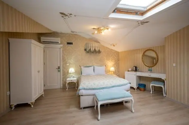 Deluxe Tek Büyük Yataklı Oda