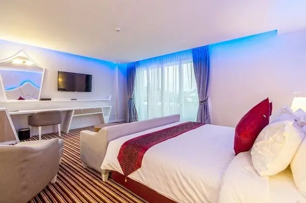 Super Deluxe Room