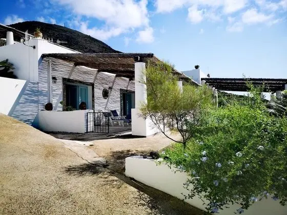Apart Daire, 1 Yatak Odası, Veranda, Deniz Manzaralı (La Ginostra)