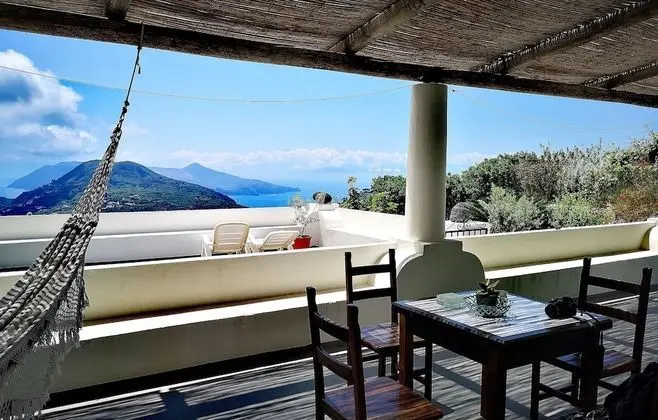 Apart Daire, 1 Yatak Odası, Veranda, Deniz Manzaralı (La Ginostra)