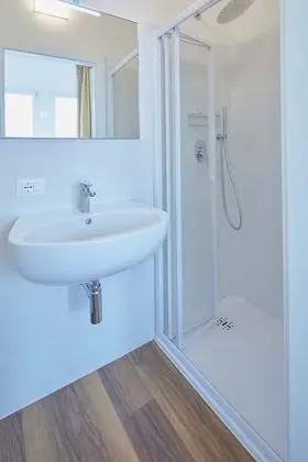 Classic Üç Kişilik Oda, Göl Manzaralı