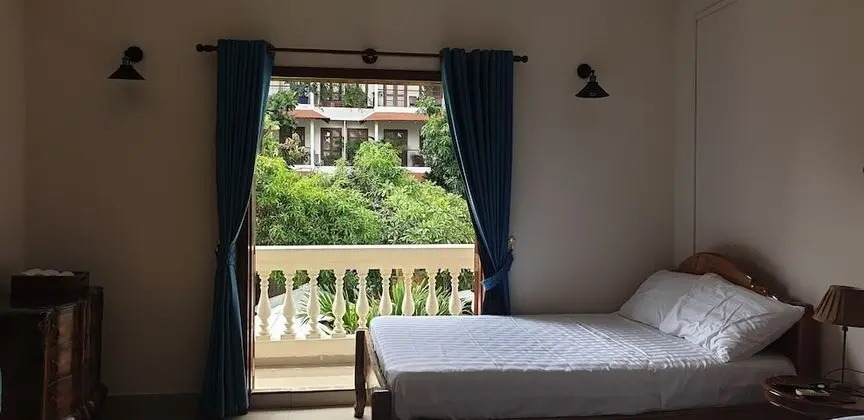 Superior Dört Kişilik Oda, Havuz Manzaralı