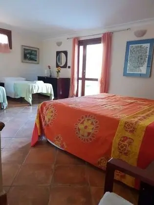 Süit, 1 En Büyük (King) Boy Yatak, Sigara İçilmez (Red)