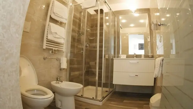 Tek Büyük Yataklı Oda, Bahçe Manzaralı