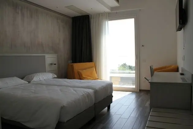 Tek Büyük Yataklı Oda, Göl Manzaralı