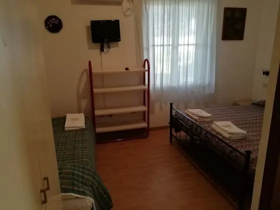 Economy Tek Büyük veya İki Ayrı Yataklı Oda