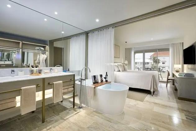 Master Suite Deluxe