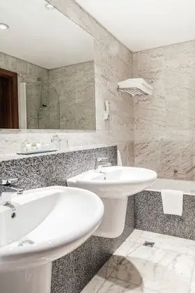 Junior Süit (1 queen bed or 2 single beds)