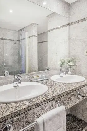 Standard Tek Büyük veya İki Ayrı Yataklı Oda (2 adults ans 1 child)