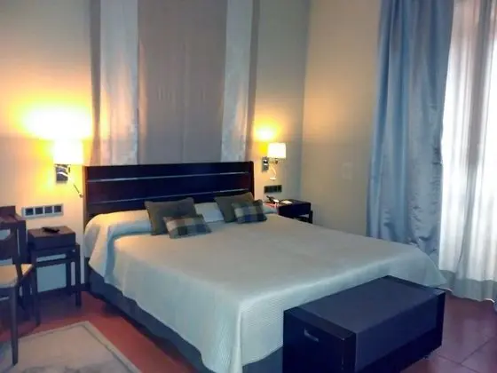 Standard Tek Büyük Yataklı Oda