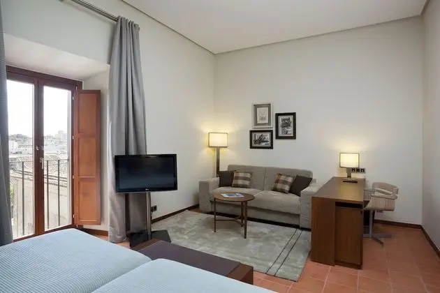 Standard Tek Büyük Yataklı Oda (2 Adults and 1 Child)