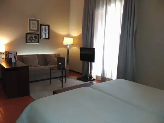 Standard Tek Büyük Yataklı Oda (2 Adults and 1 Child)