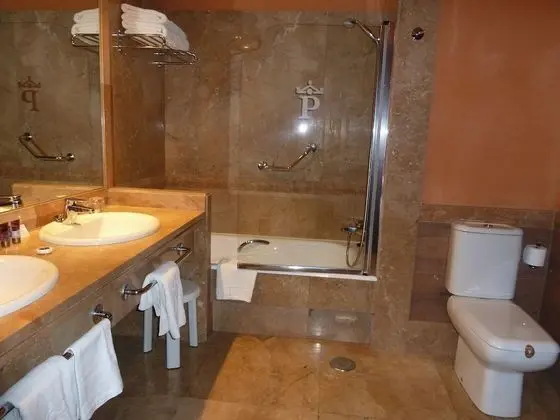 Standard İki Ayrı Yataklı Oda (2 Adults and 1 Child)