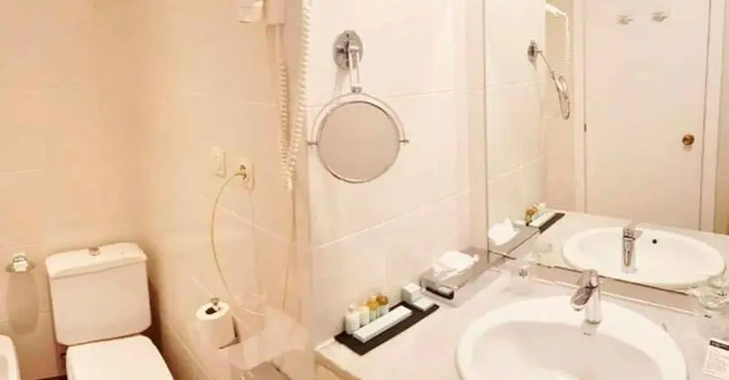 Standard Tek Büyük Yataklı Oda (2 adults + 1 child)