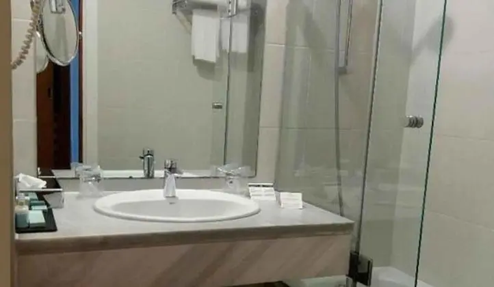 Standard Tek Büyük Yataklı Oda