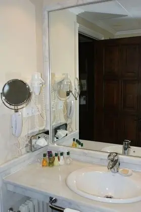 Basic Tek Büyük Yataklı Oda