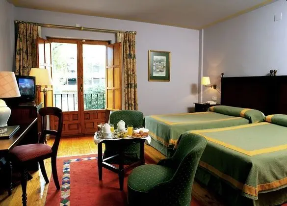 Standard Tek Büyük Yataklı Oda (3 Adults)