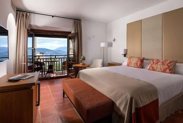 Superior Tek Büyük veya İki Ayrı Yataklı Oda