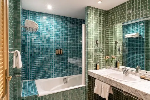 Basic Tek Büyük Yataklı Oda