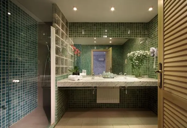 Standard Tek Büyük Yataklı Oda (2 Adults and 1 child)